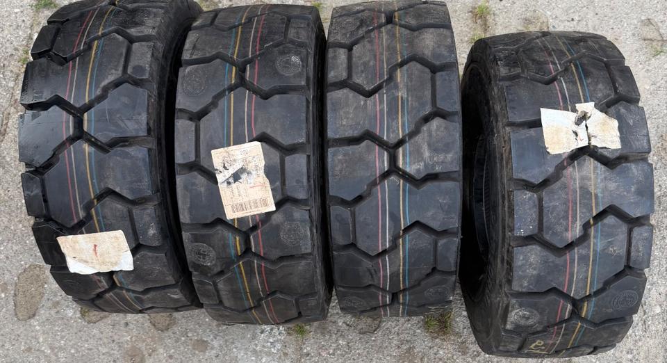 Opona 225/75-15 Continental ContiRT20