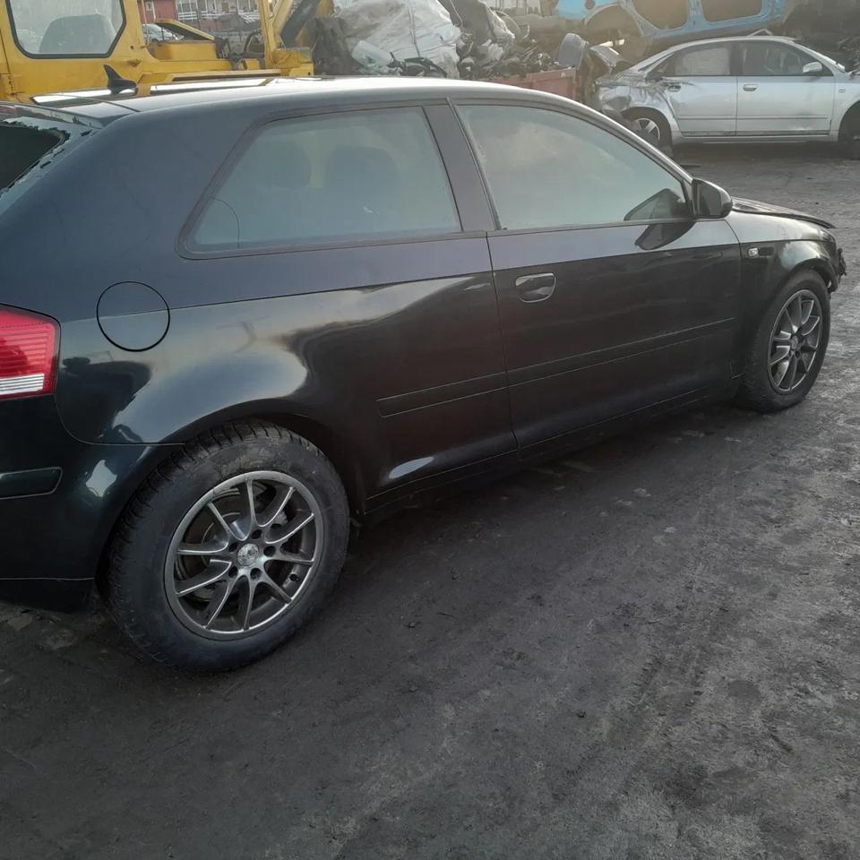 Audi a3 8P  2005r na części LZ9W