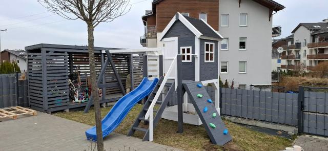 Plac zabaw slizg