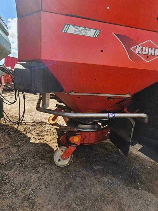 Rozsiewacz KUHN AXIS 40.1  , 4200kg , rok 2018.