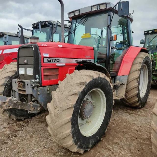 Ciągnik Massey Ferguson 6170