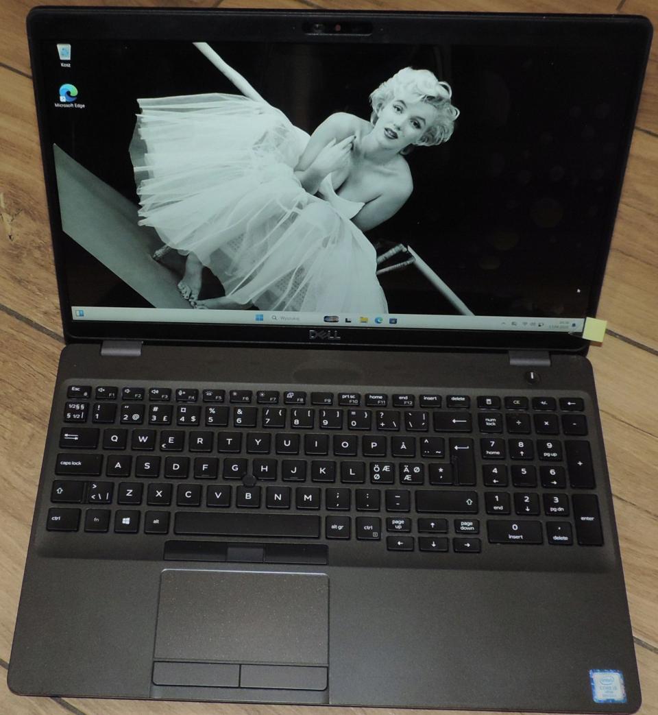 Laptop Dell Latitude 5500 15,6 " Intel Core i5 8 GB / 256 GB czarny
