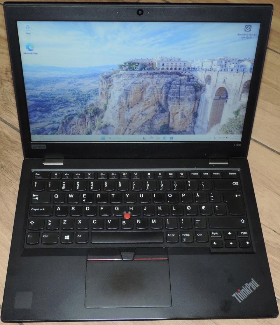 Laptop Lenovo ThinkPad L380 13,3 " Intel Core i3 8 GB / 128 GB czarny