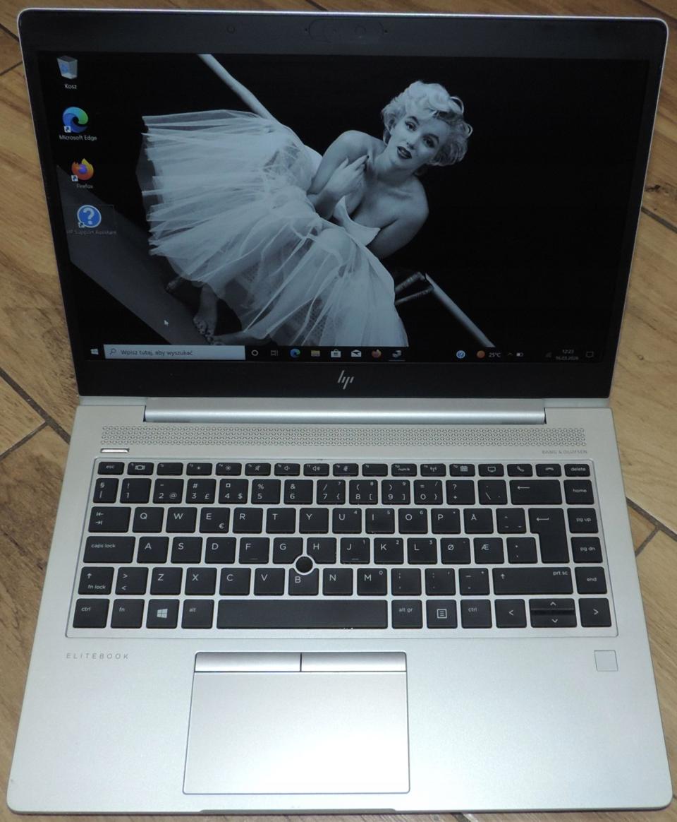 HP 745 G5 AMD Ryzen 3 PRO 2300U 8GB 256 SSD W11 14 " srebrny