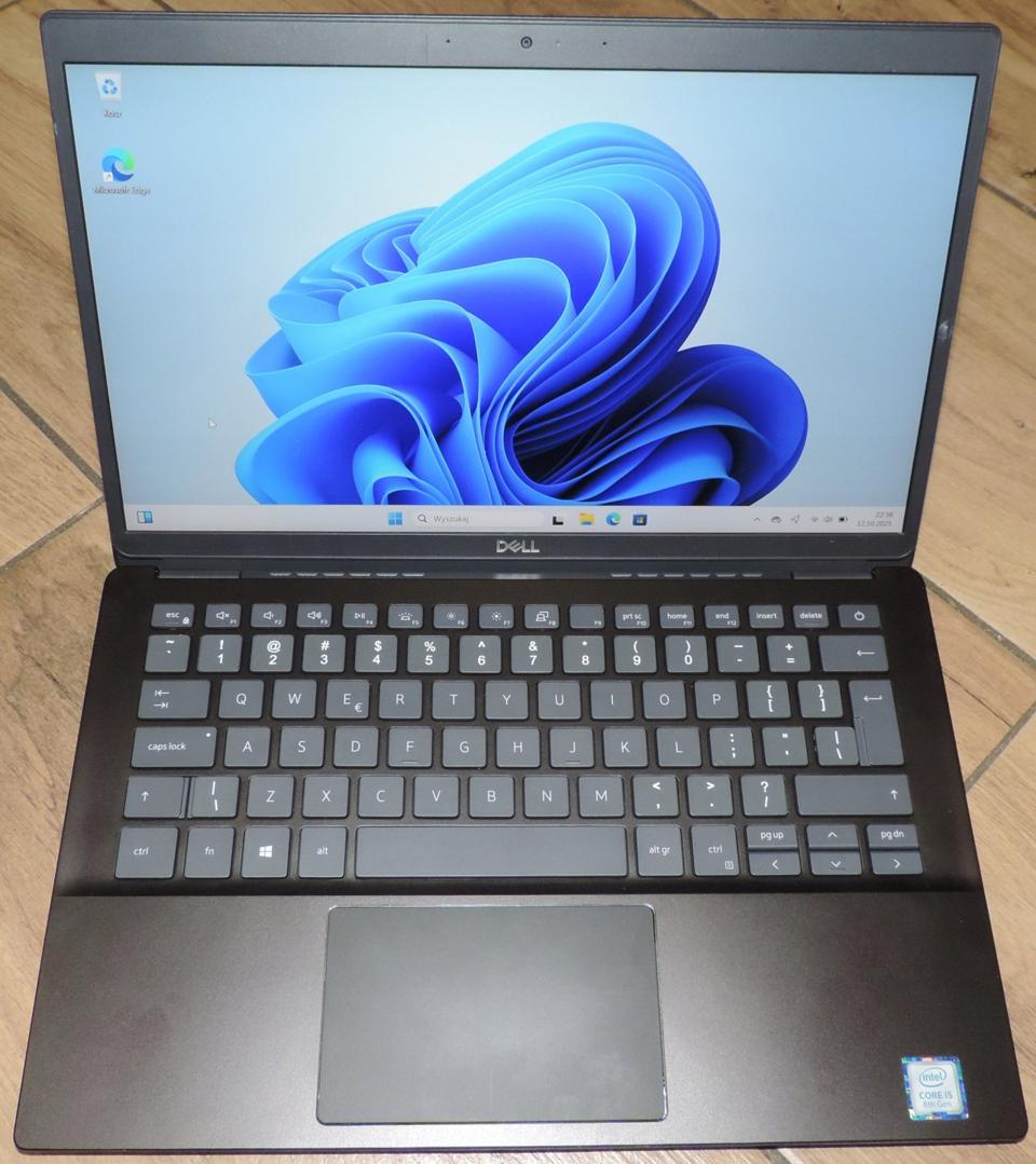 Laptop Dell Latitude 3301 13,3 " Intel Core i5 8 GB / 256 GB srebrny