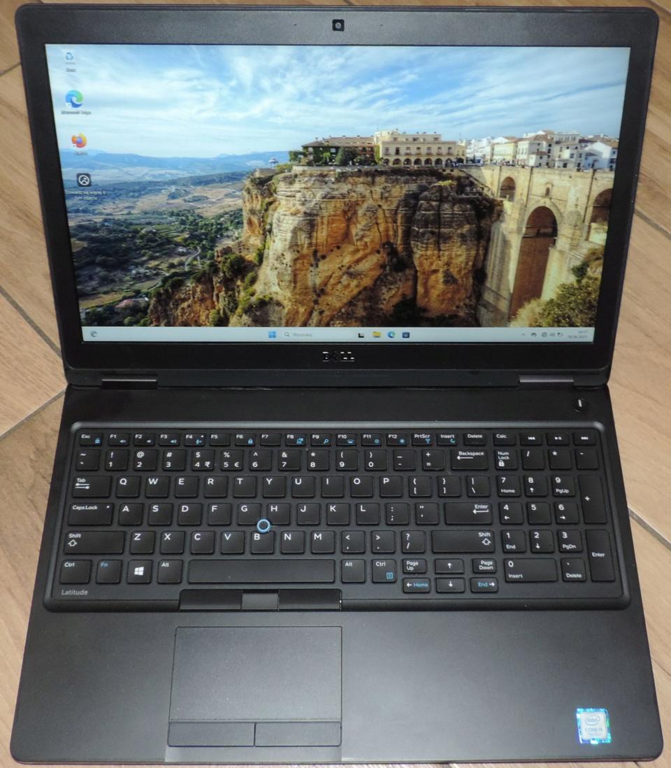 DELL LATITUDE 15 5580 15,6 " Intel Core i5 8 GB / 256 GB czarny No.24