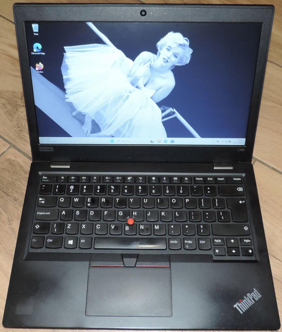 Laptop Lenovo ThinkPad L380 13,3 " Intel Core i3 8 GB / 256 GB czarny