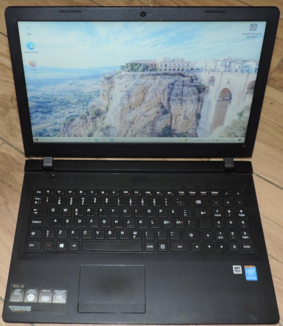 Laptop Lenovo B50-10 15,6" Intel Pentium Quad-Core 8 GB / 120 GB SSD czarny
