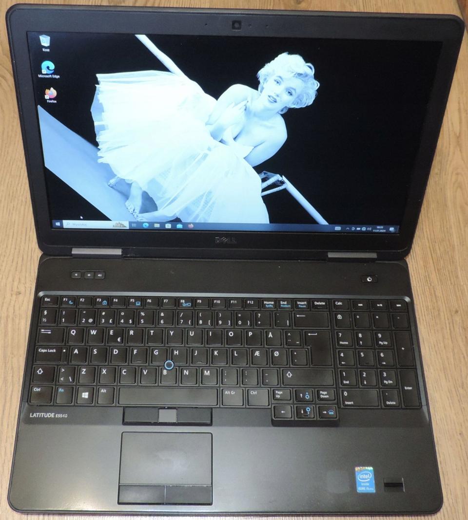 Dell Latitude E5540 i5 2,0GHz 8GB / 256GB SSD 15,6" Full HD DVDRW GT720M