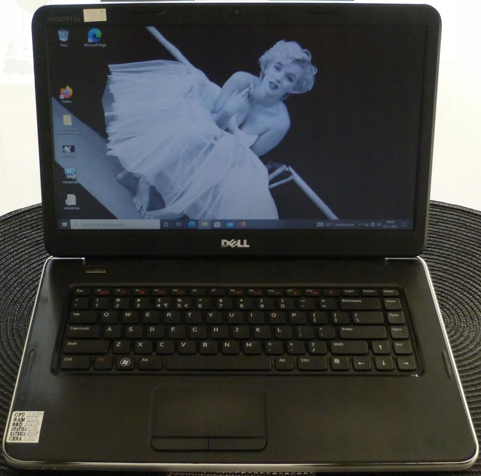 Laptop Dell Vostro 2520 15,6 " Intel Core i3 8 GB / 128 GB czarny