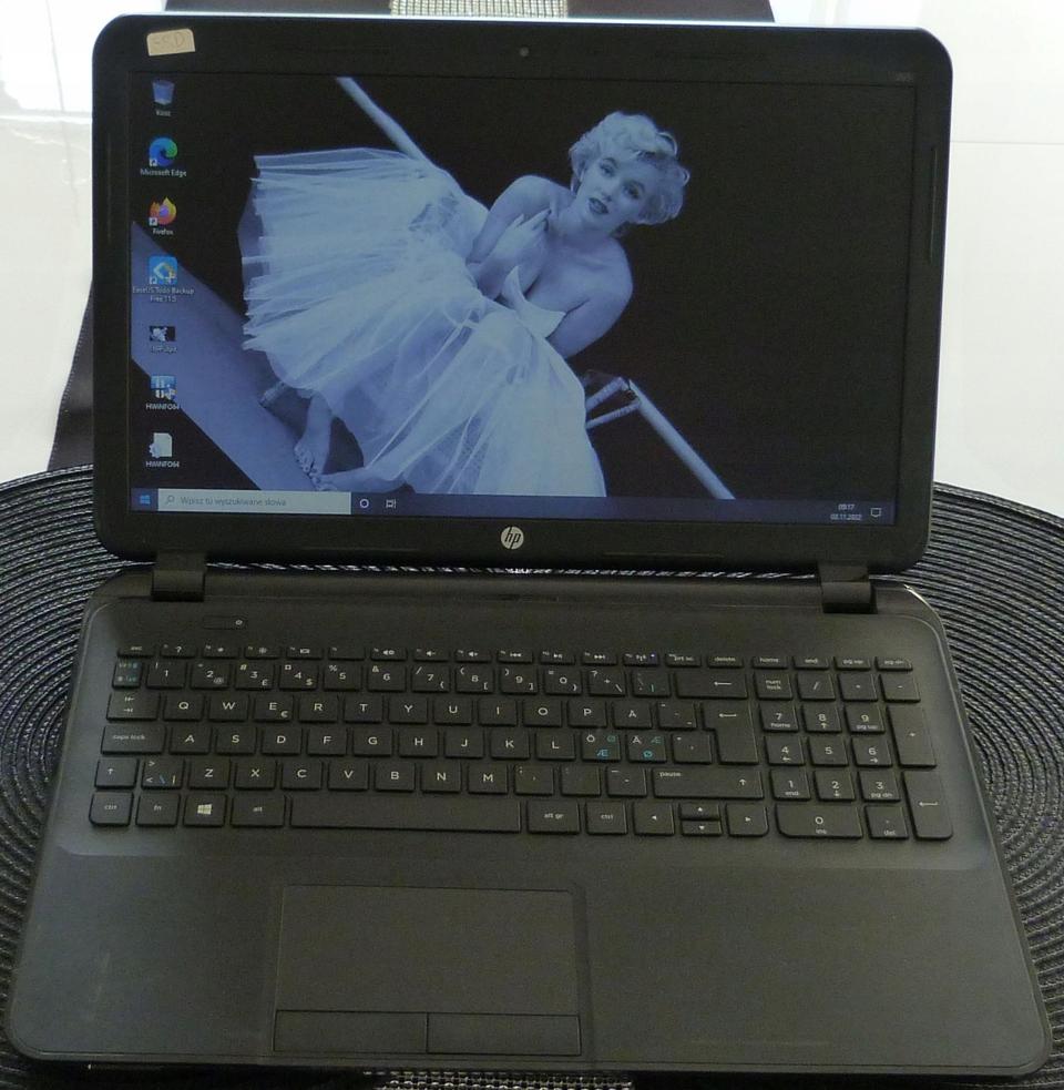 Laptop HP 255 G2 15,6" AMD E1 4 GB / 120 GB