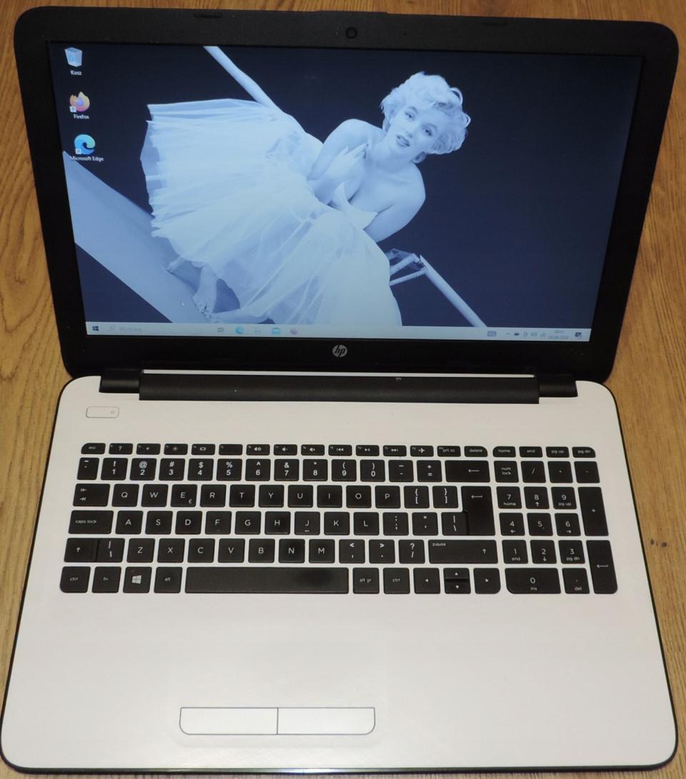 Laptop HP Pavilion 15-af110no A8 8Gb 256 Gb SSD 15,6" biały