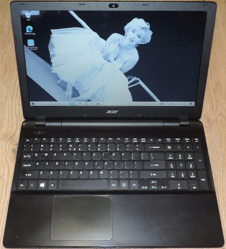 Laptop Acer Aspire E5-511 15,6 " Intel Pentium Quad-Core 4 GB/120 GB czarny