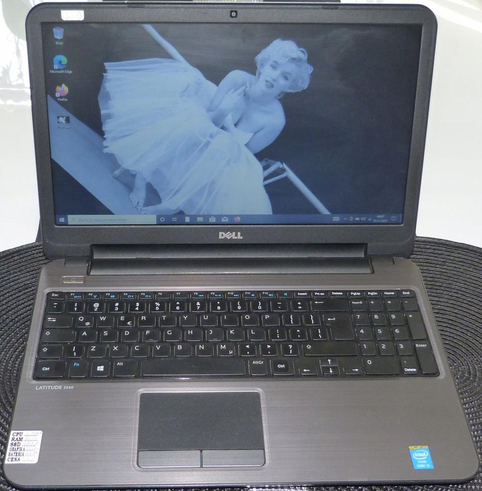 Dell LATITUDE 3540 15,6 i5 8 GB / 180 GB