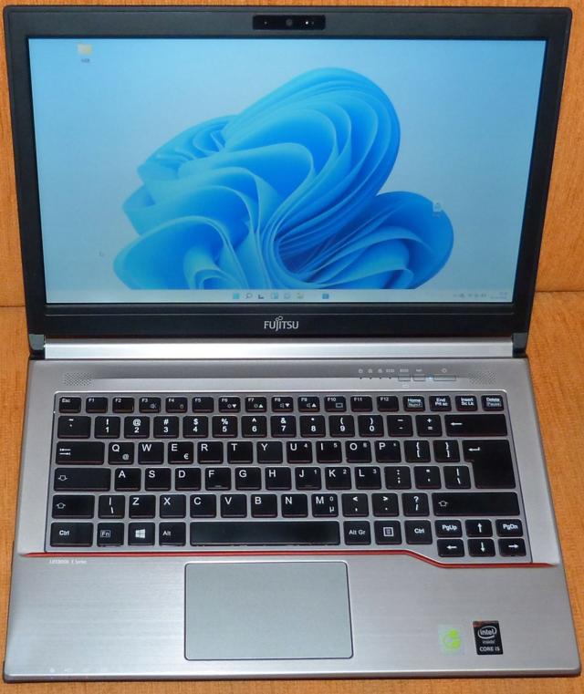 Fujitsu Lifebook E744 14 i5 4 GB / 120GB GB szary