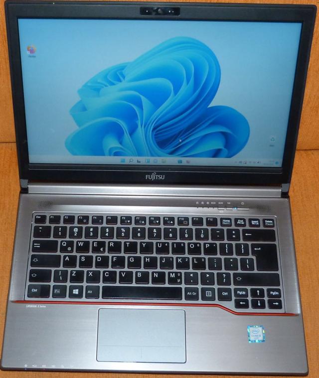 Fujitsu Lifebook E746 14 i5 8 GB / 120GB GB szary