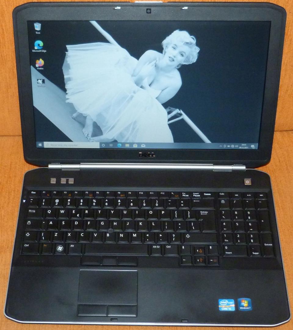 Dell Latitude E5520 15,6 8 GB / 128 GB czarny